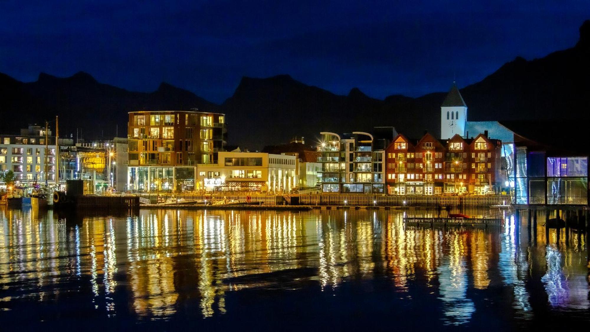 Nordis Apartments - Torget 21 Svolvær Dış mekan fotoğraf
